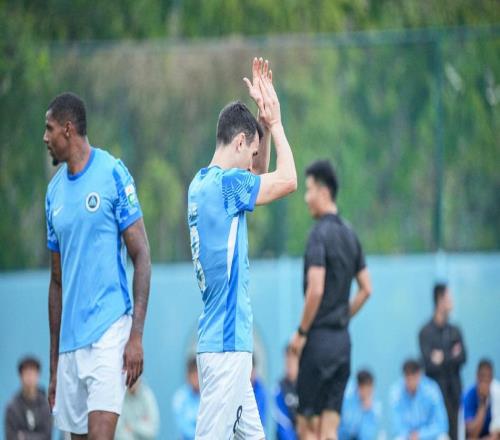 1米90、黑又硬！法媒名記爆料：前切爾西悍將，將簽約山東泰山！