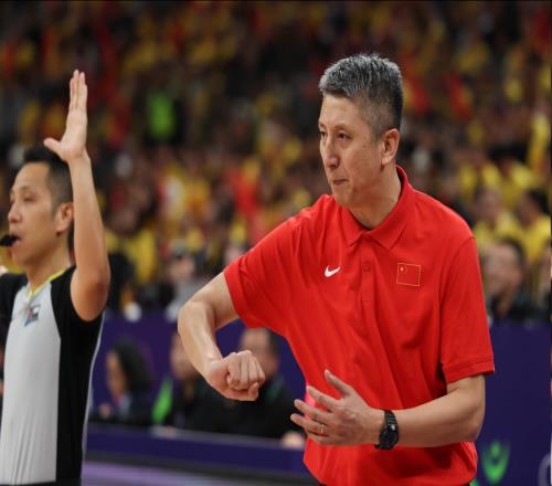 男籃將迎至暗時刻郭士強沒培養(yǎng)出年輕人，還面臨無緣世界杯風(fēng)險