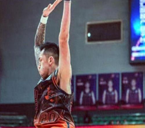 俱樂部杯山東戰(zhàn)稠州，兩隊(duì)四點(diǎn)相同半斤八兩，一點(diǎn)不同高速有優(yōu)勢(shì)