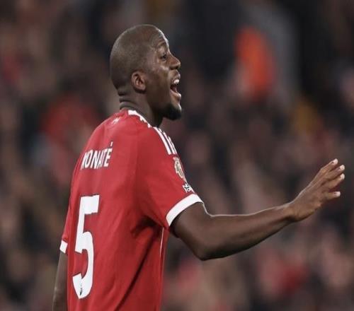 卡拉格：我認為科納特不會續(xù)約利物浦會簽一個真正的中后衛(wèi)