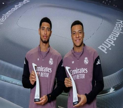 榮耀時刻，姆巴佩和貝林厄姆領取2025年度FIFPro最佳陣容獎杯