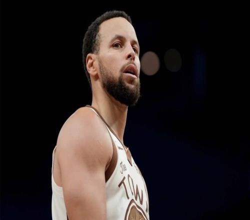 路威：勇士隊斯蒂芬?guī)炖镉型麆?chuàng)造NBA歷史，在球館外獲贈多座雕像