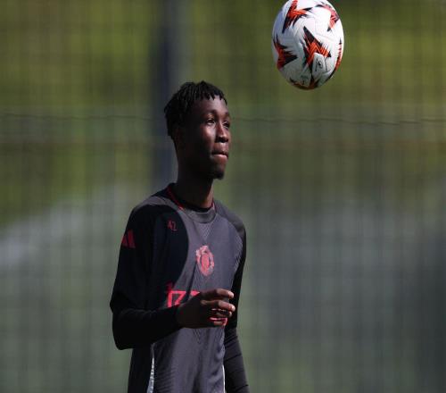 曼聯(lián)中場(chǎng)新希望！外租19歲新星獲重用，控球+搶斷能力出眾