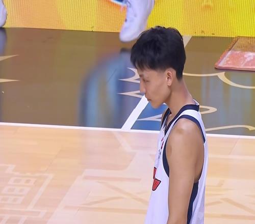 無緣國家隊12人大名單徐杰傷情曝光，男籃后衛(wèi)線慘遭重大打擊！