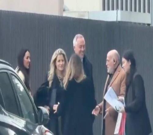 每體：特瓦斯抵達(dá)巴塞羅那，將與一個(gè)中國代表團(tuán)前往巴薩總部