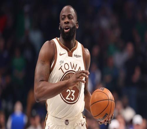 記者：雄鹿不愿在字母哥交易中接收格林，勇士需拉第三方交易