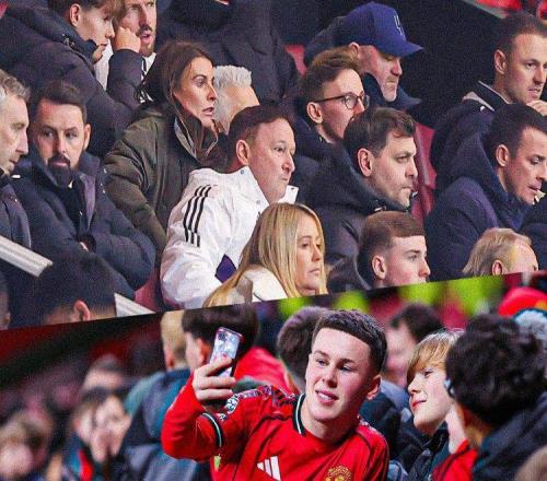 曼聯(lián)開年薪5萬新合同，小魯尼無意模仿父親！卡里克之子亦獲續(xù)約