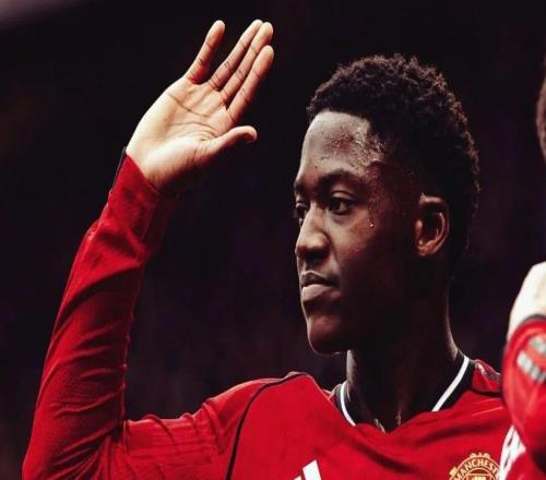 羅馬諾：若阿莫林沒有被解雇，梅努現(xiàn)在可能已經(jīng)不是曼聯(lián)球員了