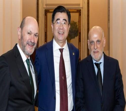 宋凱：中國人民熱愛皇馬和巴薩教練們正在拉瑪西亞參與合作