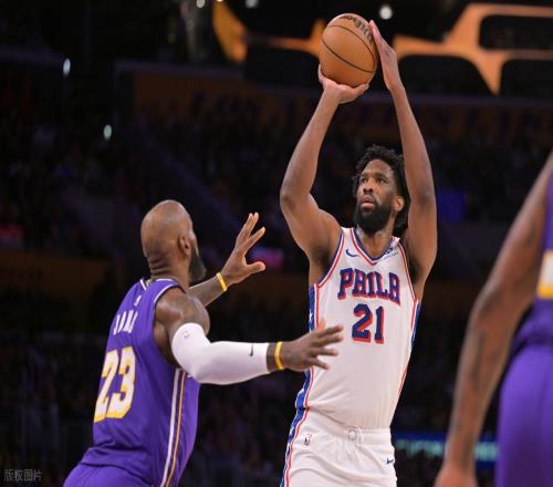 不如退役！詹姆斯太抽象！東契奇受傷，里夫斯救主，恩比德35+7+7