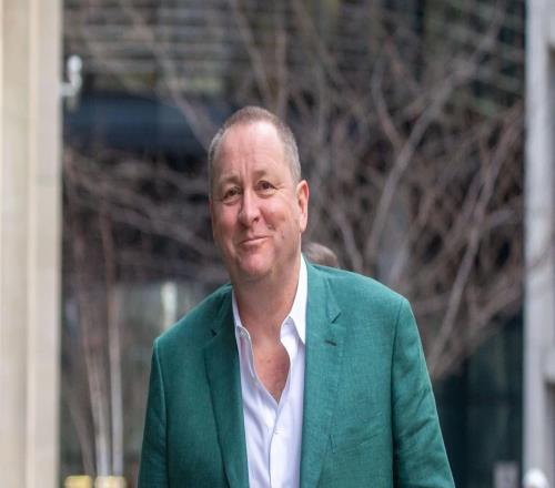 前紐卡老板阿什利通過賣球場給考文垂，從中獲利三千萬英鎊