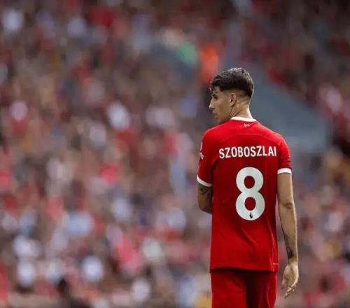 2大右后衛(wèi)全部傷缺！中場大腿或被迫客串，斯洛特迎來終極大考