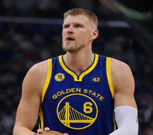 勇士交易來一個(gè)老病號(hào)，庫(kù)里這也能忍嗎性格太軟了吧！