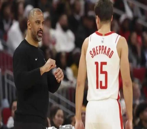 火箭打法太雞肋了！沒(méi)三分完全逆版本，烏度卡無(wú)進(jìn)攻戰(zhàn)術(shù)摧毀上限