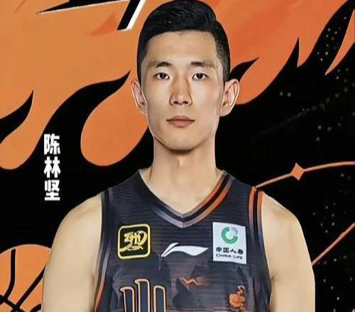 陳林堅(jiān)19分山東戰(zhàn)勝浙江打進(jìn)俱樂部杯賽四強(qiáng)，邱彪一戰(zhàn)封神