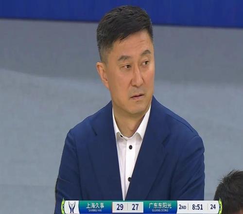 廣東男籃9分完敗不敵上海，無緣杯賽四強(qiáng)，奎因37+14洛夫頓31+11