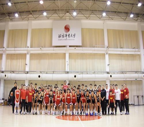 中國女籃最新備戰(zhàn)曝光！2米26女姚明+30歲王牌到隊，95一代僅1人