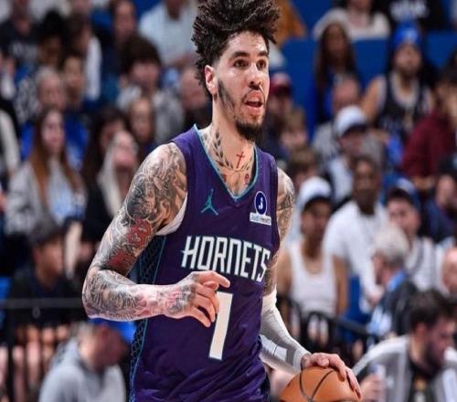 杜蘭特背靠背31+3+5搶斷難救主，申京11中3阿門8分，火箭不敵黃蜂