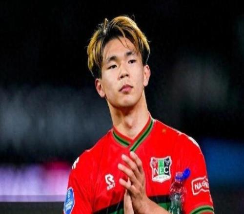 日本足球迎來歷史性轉會窗：22人留洋創(chuàng)紀錄，德甲成最大舞臺