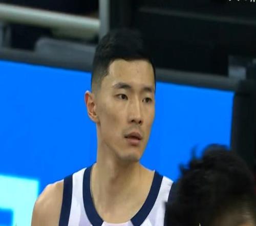 陳林堅(jiān)制勝三分！山東男籃淘汰浙江，晉級(jí)四強(qiáng)，鮑威爾21分救贖