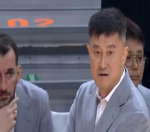 破案了！杜鋒生氣原因，廣東遭雙標判罰，洛夫頓已身背1次技犯