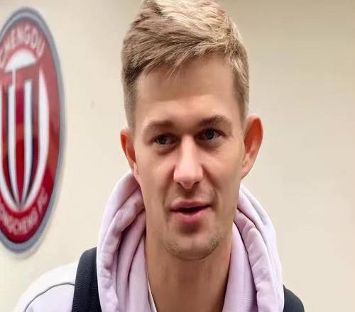 最后一塊拼圖到位！成都蓉城敲定萊切特最佳替身，中超爭冠更穩(wěn)了