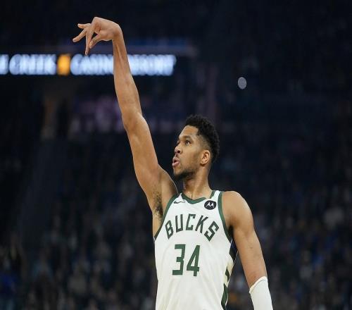 逗逗你們的，記者：曾與雄鹿接觸的球隊(duì)稱對方?jīng)]認(rèn)真考慮字母交易