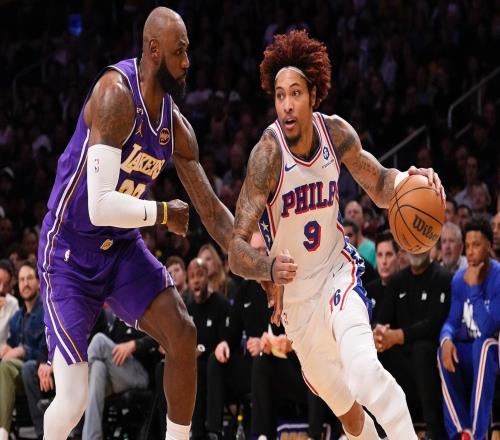 末節(jié)10+2挽尊！41歲勒布朗險成罪人：禁區(qū)外8中0+8失誤被大帝生斷