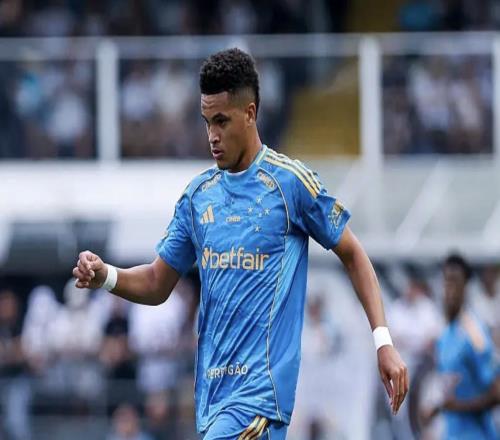 記者：多特簽下普拉特斯的固定費(fèi)用為700萬歐元，分三期支付