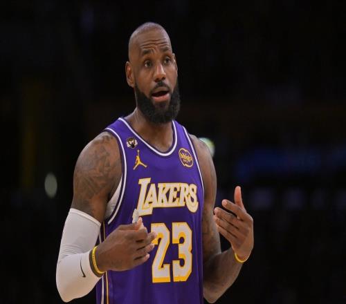 隨著湖人險(xiǎn)勝，勇士逆轉(zhuǎn)太陽，西部最新排名榜出爐！37名僅差2勝