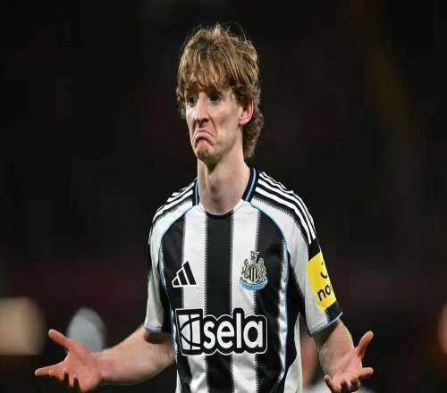 卡里克談多爾古的受傷以及復(fù)出時(shí)間talkSPORT：曼聯(lián)將與梅努展開續(xù)約談判，薪水或翻4倍