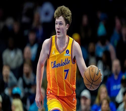 成熟度太高了！黃蜂四號(hào)秀繼續(xù)穩(wěn)定輸出輕松打爆了火箭的防線(xiàn)