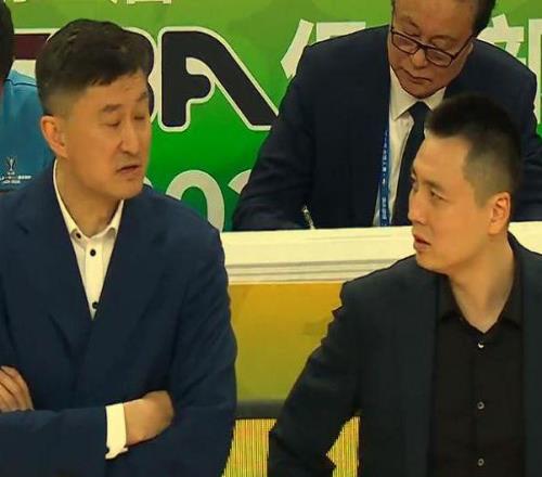 上海淘汰廣東進(jìn)四強(qiáng)！盧偉給足了杜鋒面子，否則贏30分都不成問(wèn)題