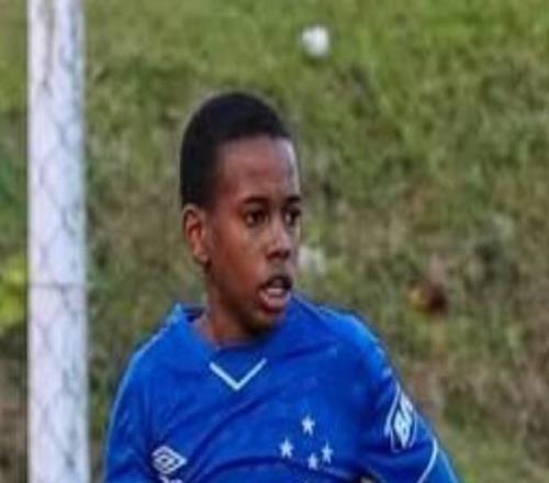 博主發(fā)布埃斯特旺9歲時的比賽集錦，射門盤帶無所不能