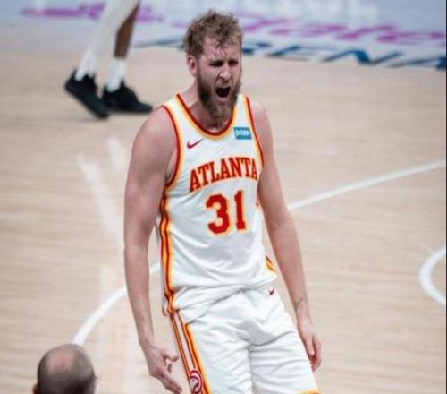 太離譜了！狂轟26+11+5+4！你快打成濃眉了