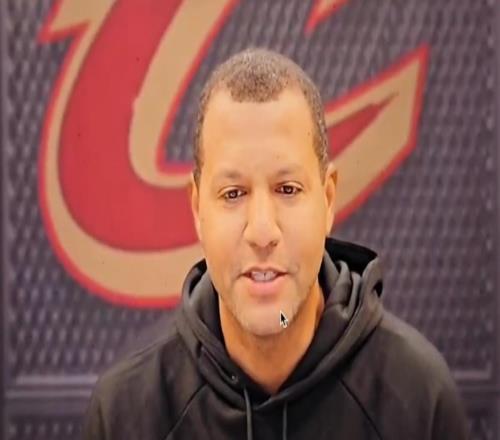 騎士GM曝哈登未申請(qǐng)交易！美記稱為冠軍+新合同卡約：米登很可怕