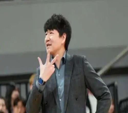 死守信源二十年，我成了CBA唯一“官宣追不上”的記者