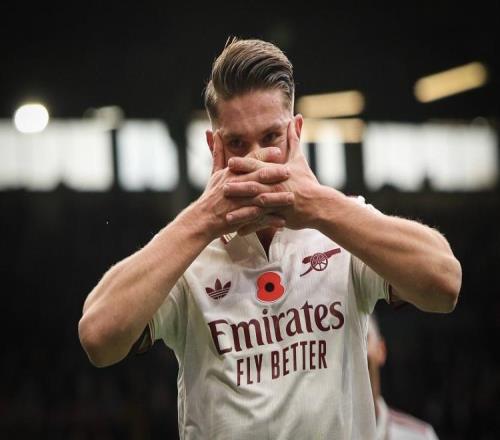 9分領(lǐng)跑劍指英超冠軍！約神替補梅開二度，核心中場重傷休戰(zhàn)4個月