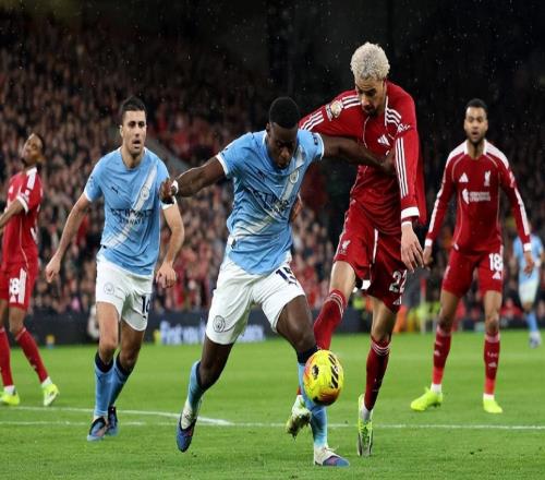 曼城板凳奇兵助逆轉(zhuǎn)，利物浦戰(zhàn)術(shù)應(yīng)對保守釀敗局，核心紅牌影響大