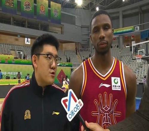 王博來了也白搭！聯(lián)賽領(lǐng)頭羊被黑馬掀翻，無緣決賽，還傷了孫銘徽