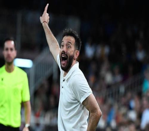 不滿球隊(duì)表現(xiàn)，瓦倫西亞球迷高喊科爾伯朗下課