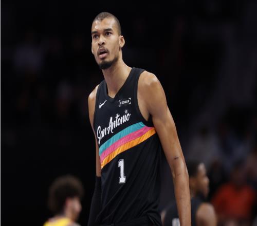 文班亞馬40+12：單節(jié)25分狂創(chuàng)11項紀(jì)錄超鄧肯妖刀+比肩張伯倫