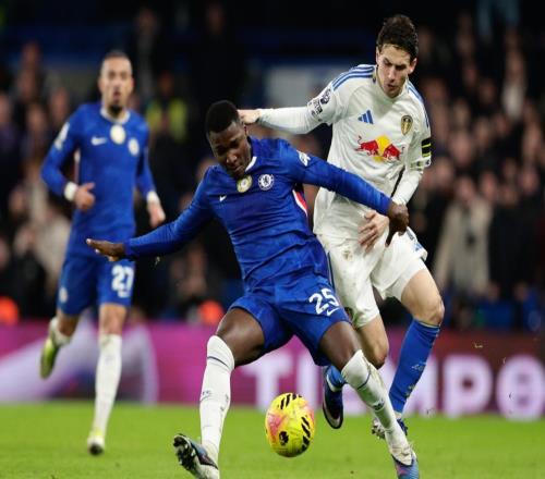 英超神劇情：1.2億巨星空門踢飛，錯(cuò)失絕殺，從英雄變成罪人