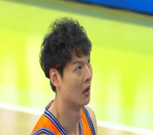 CBA俱樂部杯季軍戰(zhàn)！今晚735，山東新外援到位邱彪力求百萬獎金