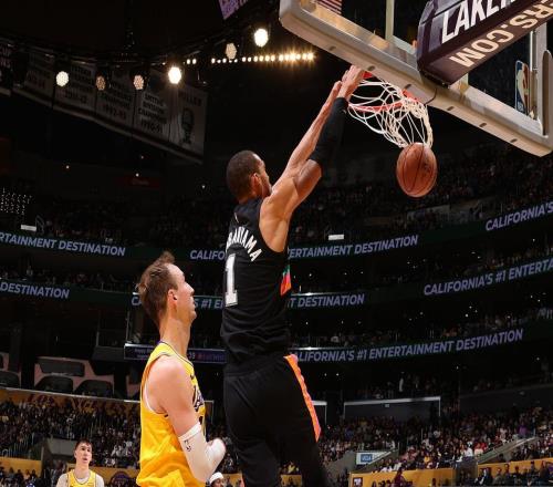 鎮(zhèn)壓西部四大勁旅！馬刺三少瘋狂崛起：雷霆掘金火箭湖人全吃癟