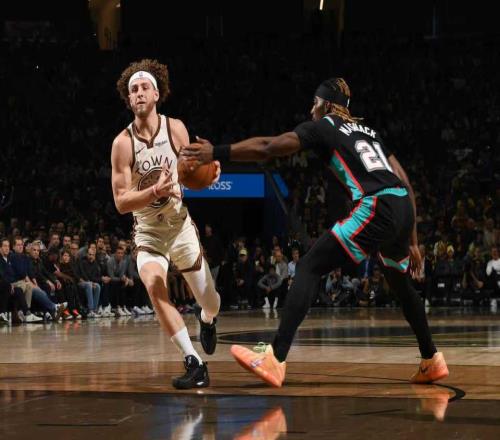 勇士決勝110準(zhǔn)絕殺17分逆轉(zhuǎn)灰熊桑托斯16+8引7人上雙制勝