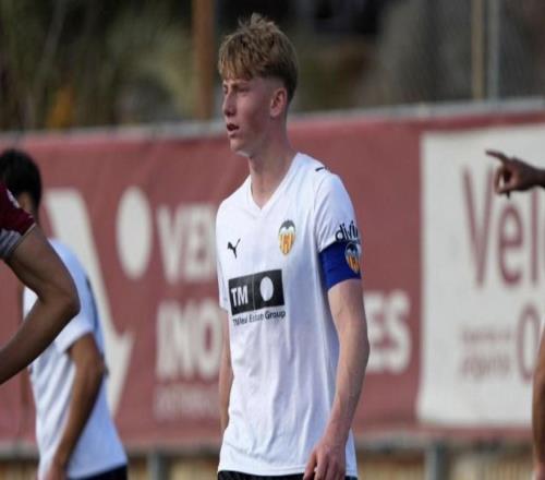 巴黎創(chuàng)始人曾孫，法媒：巴黎及英超多隊關(guān)注雨果費爾南德斯