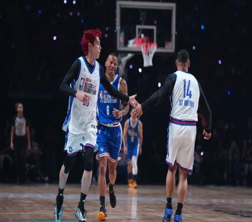 NBA全明星名人賽：字母哥隊(duì)逆轉(zhuǎn)取勝，王鶴棣10分4板，Shams0分