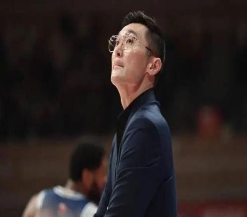 新疆廣匯籃球俱樂部：主教練劉煒因身體原因辭職劉煒發(fā)文感謝：祝愿新疆籃球越來越好此前飛虎客負(fù)山東，讓“劉煒下課”的聲浪不絕于耳