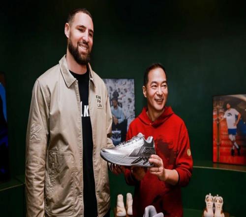 克萊湯普森與安踏簽下終身合同，已賣出千萬雙KT戰(zhàn)靴